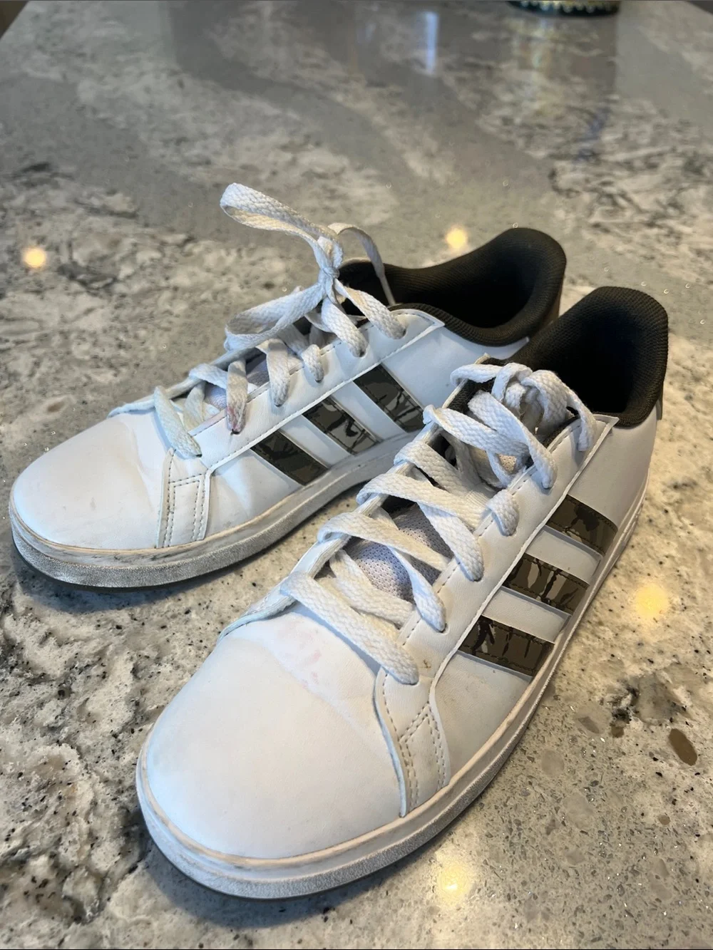 adidas Grand Court 2.0 Camo Sneakers White Men 5.5 / Women 7.5 EUC